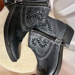 Black Ankle Boots with Zipper Detail